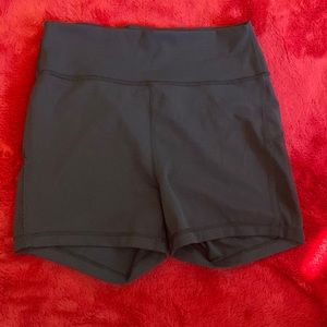 Black Lululemon ‘align’ shorts
